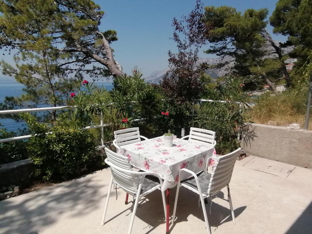 Apartmani Mares - 20 M From The Beach Brela Exteriör bild