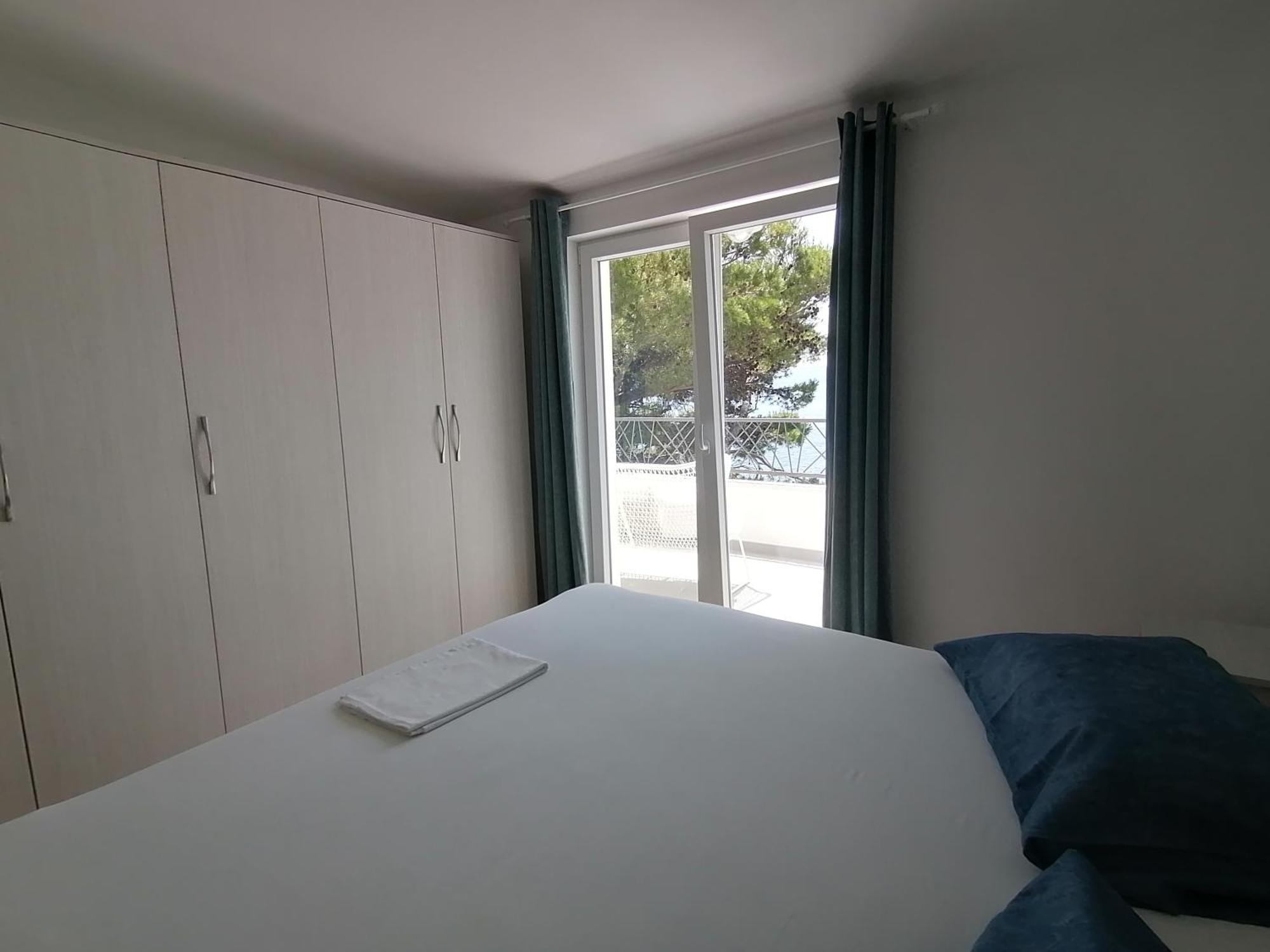 Apartmani Mares - 20 M From The Beach Brela Exteriör bild