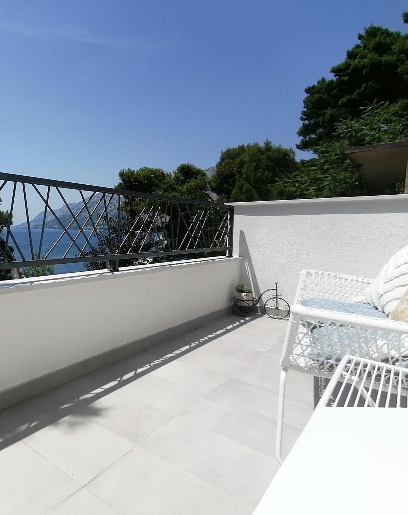 Apartmani Mares - 20 M From The Beach Brela Exteriör bild