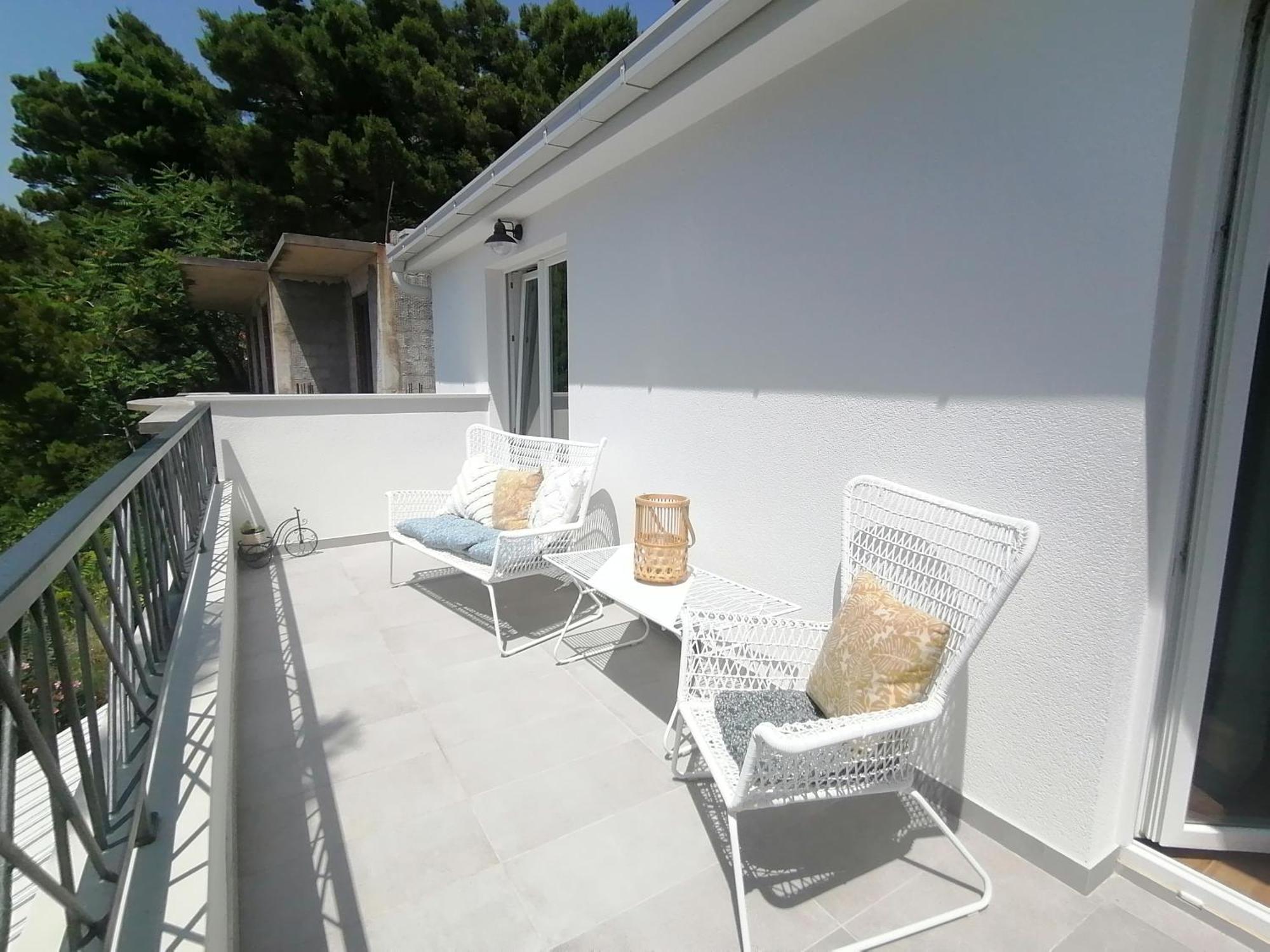 Apartmani Mares - 20 M From The Beach Brela Exteriör bild