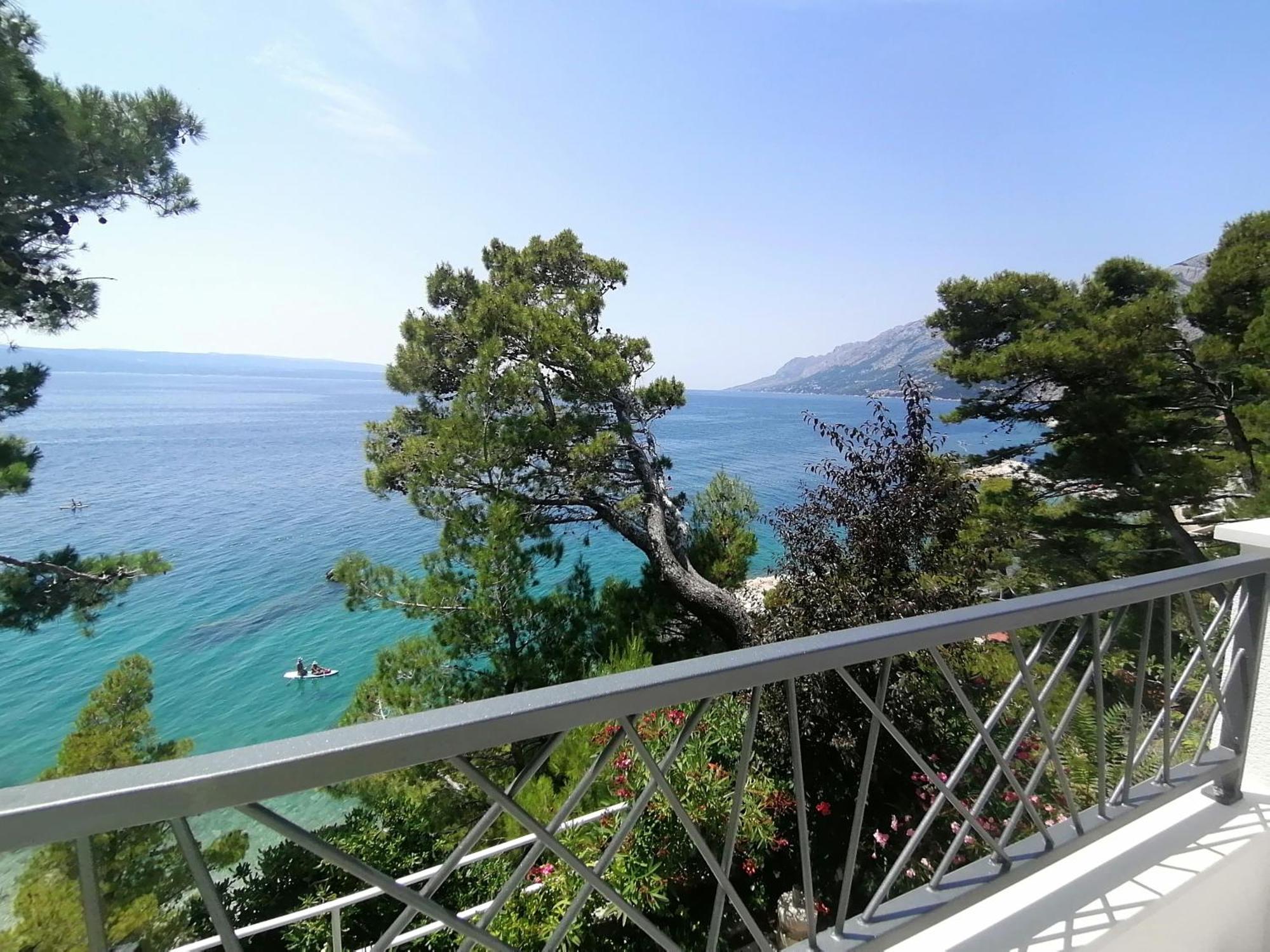 Apartmani Mares - 20 M From The Beach Brela Exteriör bild