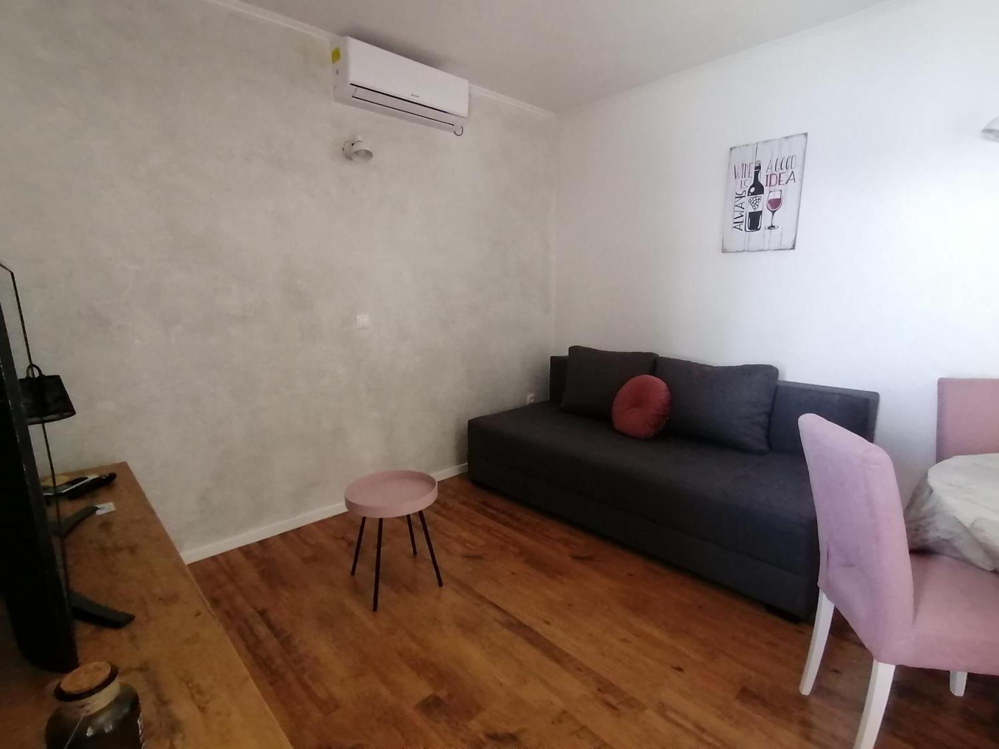 Apartmani Mares - 20 M From The Beach Brela Rum bild